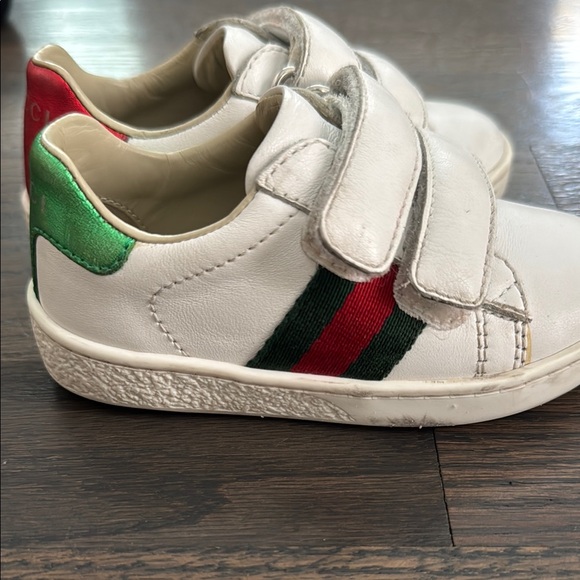Gucci Baby Sneakers - Red and Green Stripe- Size 20 (3/4) - Picture 5 of 9